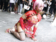 上海漫展COSPLAY 二次元妹子摆PS被TP裙底 小内内没有罩住 貌似刮了毛毛 1080P高清原版